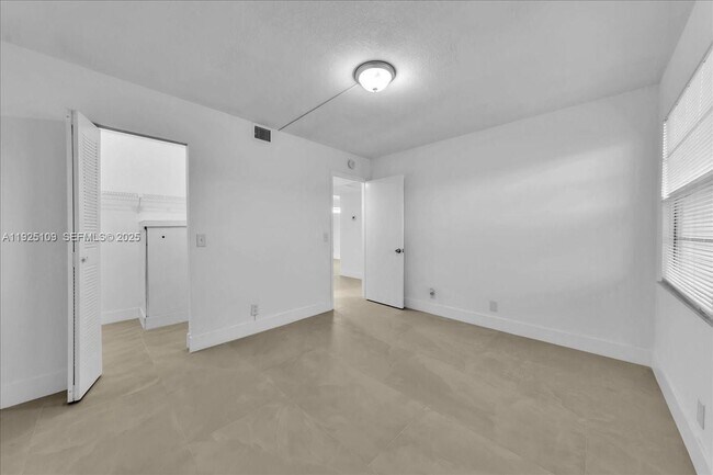 Building Photo - 650 SW 124th Terrace