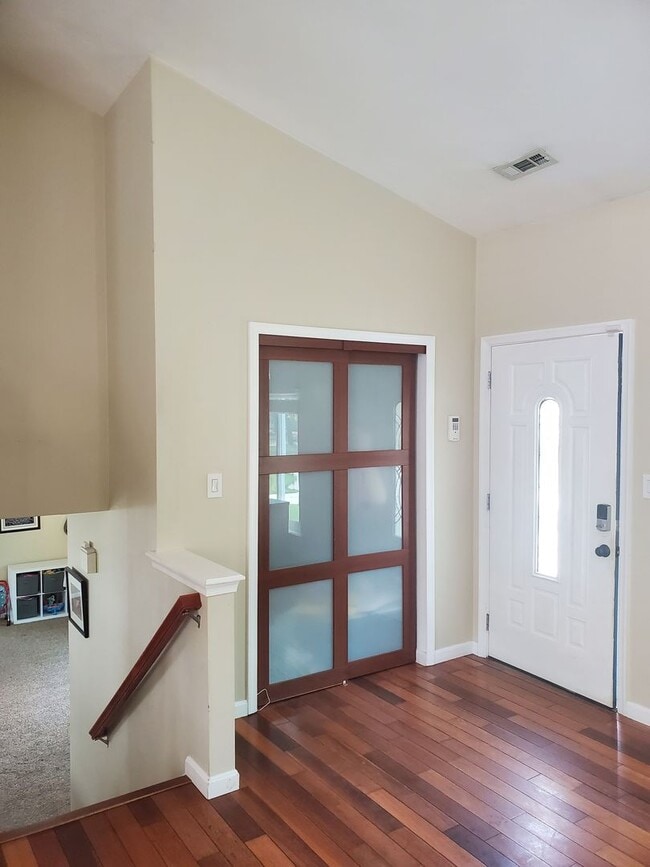 Building Photo - Deep Creek