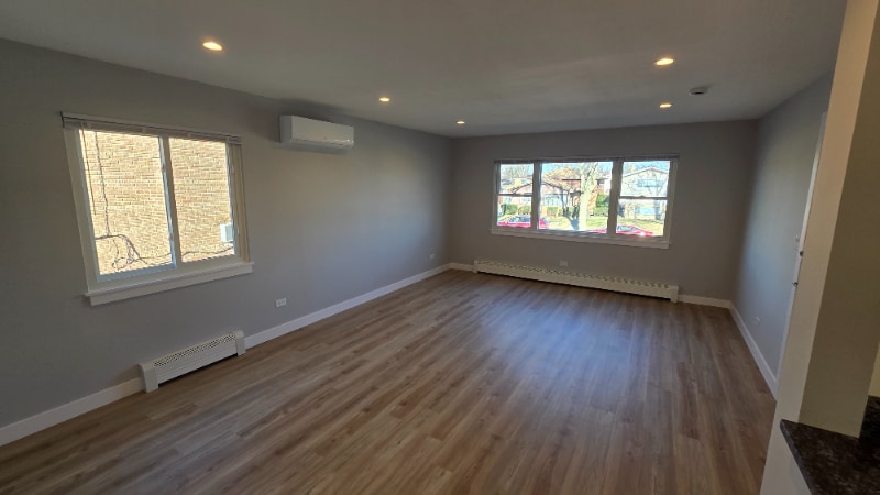 Building Photo - 8023 W Churchill Ave