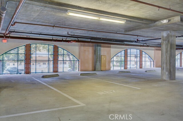 Building Photo - 580 W Main St