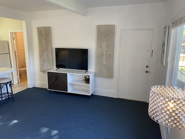 50" Smart TV - 201 Bath St