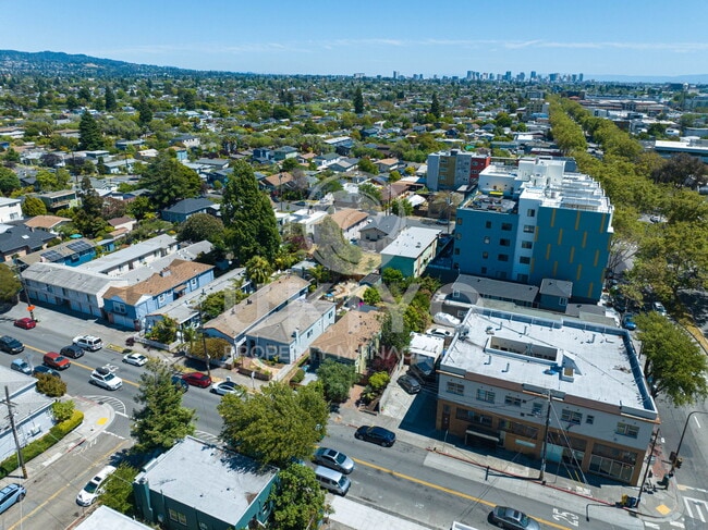 Building Photo - 1108 Dwight Way
