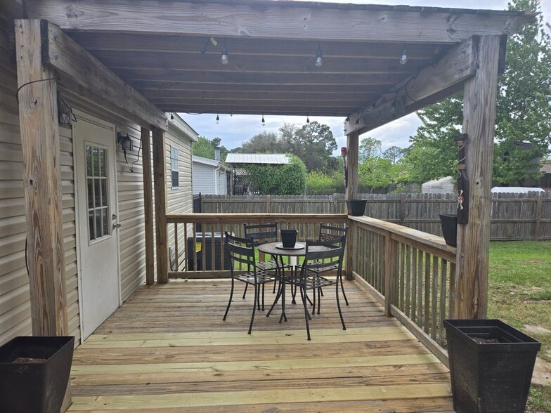 Building Photo - 2115 Bent Oak Ct