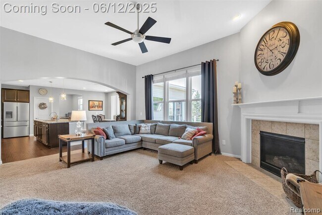 Building Photo - 15745 Diamante Dr