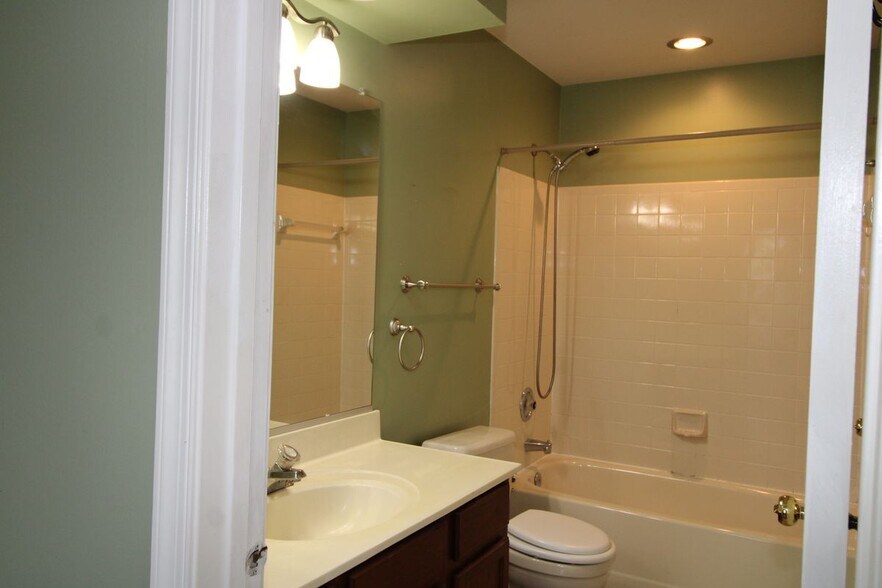 Building Photo - 11518 Brundidge Terrace