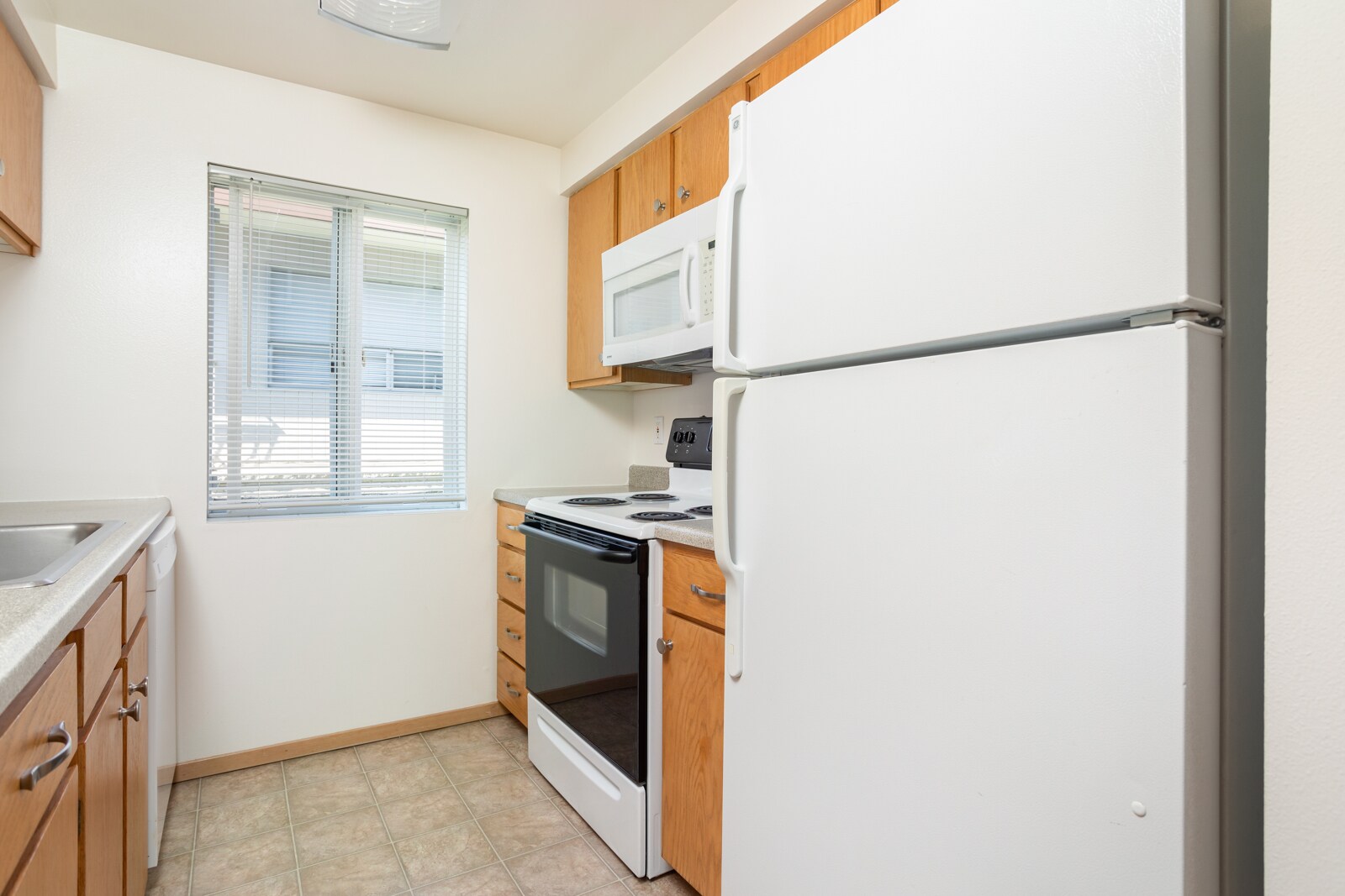 Building Photo - 6015 California Ave SW