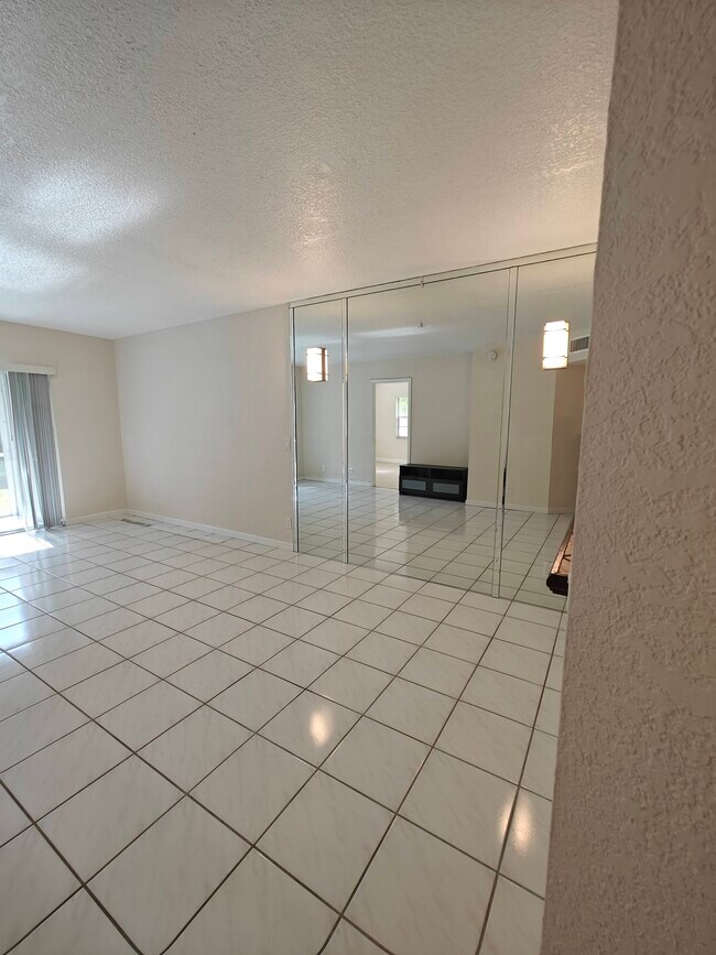 Building Photo - 8750 Royal Palm Blvd