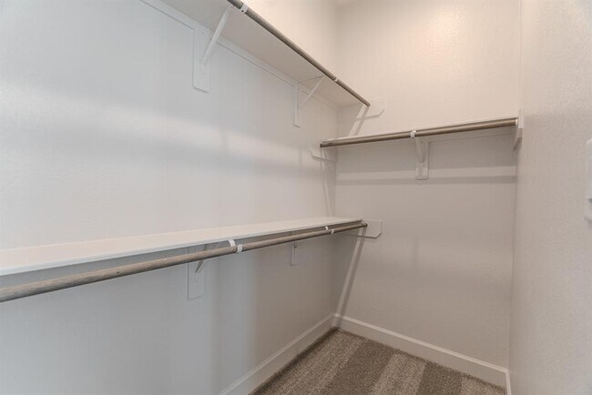 Building Photo - 15835 Wild Rose Bnd Dr