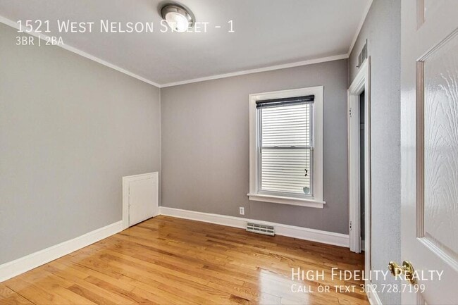 Building Photo - 1521 W Nelson St