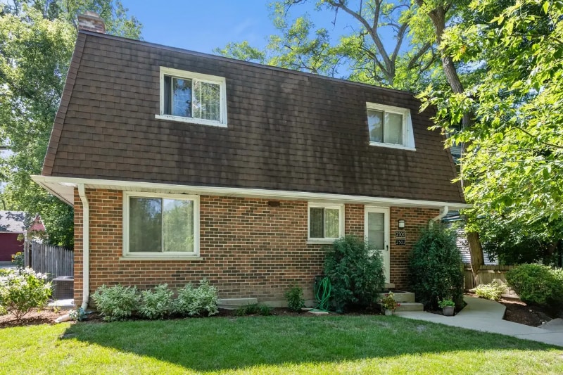 Building Photo - 2500-2502 Green Bay Rd