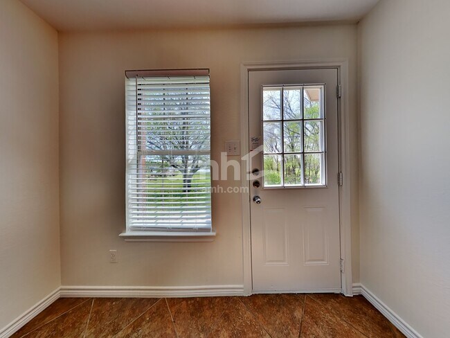 Building Photo - 315 Lakeside Dr