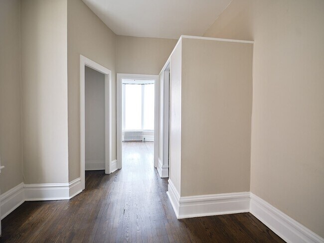 Building Photo - 1609 Green St