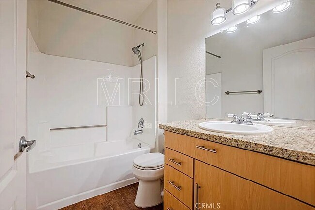 Building Photo - 7111 S La Tijera Blvd