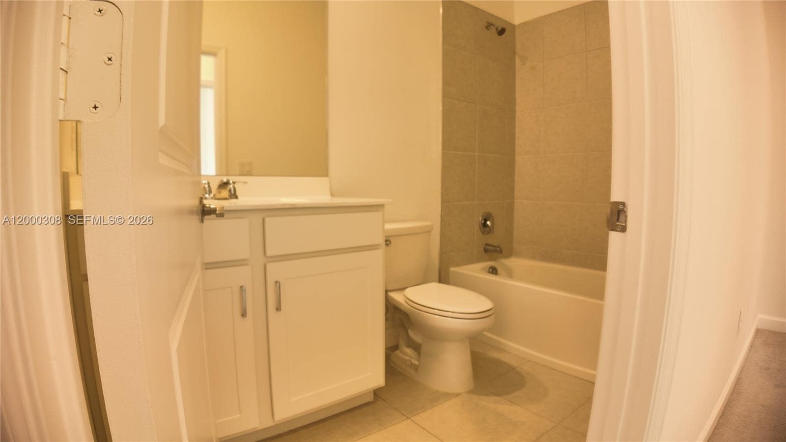 Building Photo - 4612 Hollister Ave