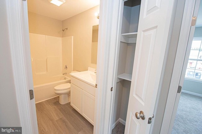 Building Photo - 241 Morgans Ct