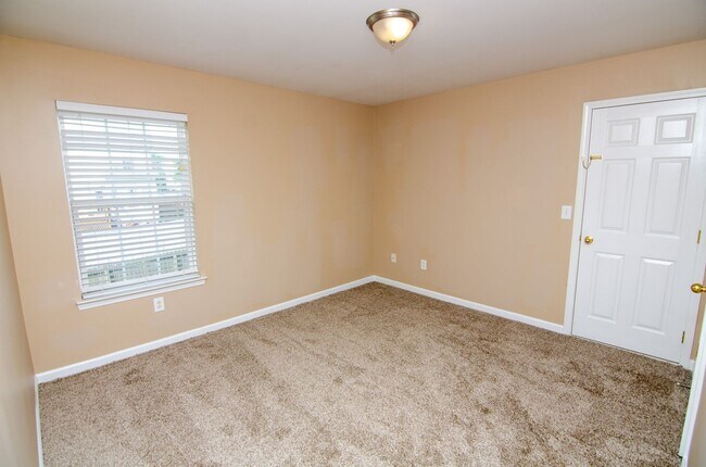 Building Photo - Chapmans Retreat home