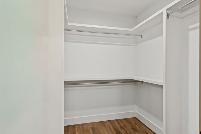 Building Photo - 5812 Cooks Ln