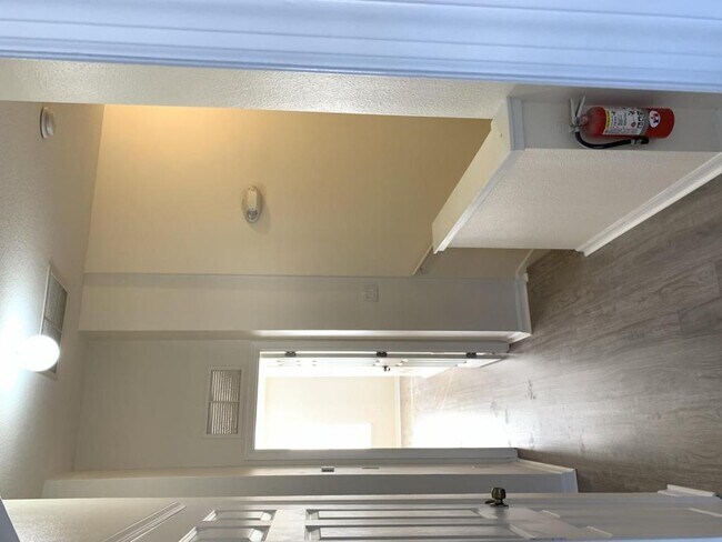 Building Photo - 2869 Club Cortile Circle