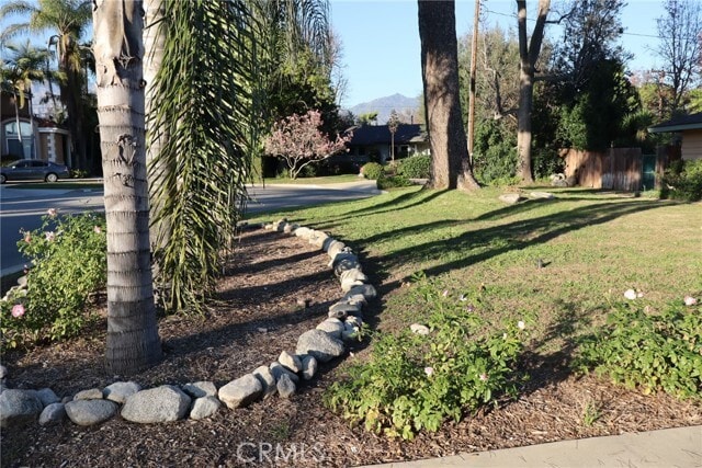 Building Photo - 2520 Louise Ave