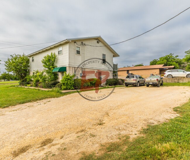 Building Photo - 520 Live Oak St