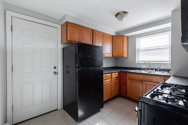 Building Photo - 1300 S 51st Ct