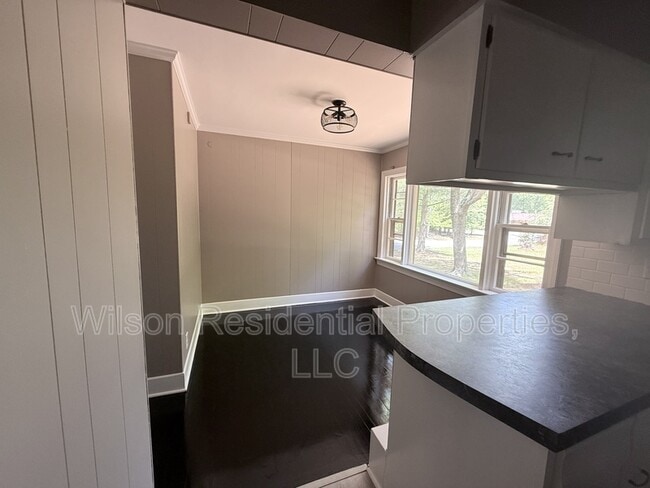 Building Photo - 2312 N Centennial St