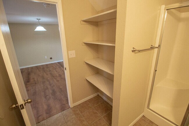 Building Photo - 5307 Currituck Ln