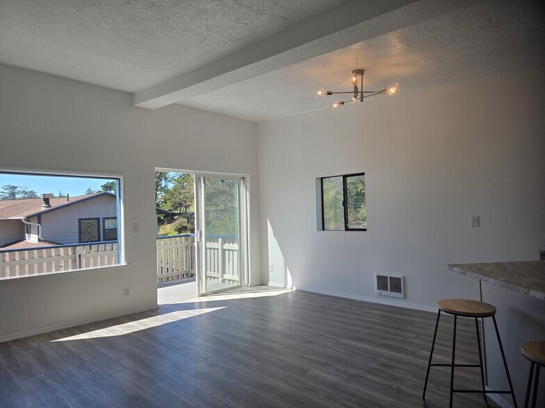 Living room - 1047 Wharf St
