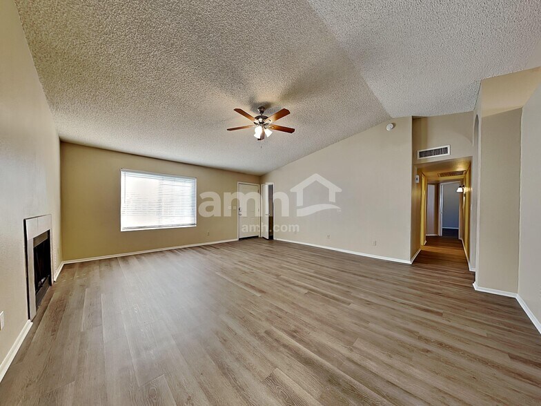 Building Photo - 2306 N 88th Ave