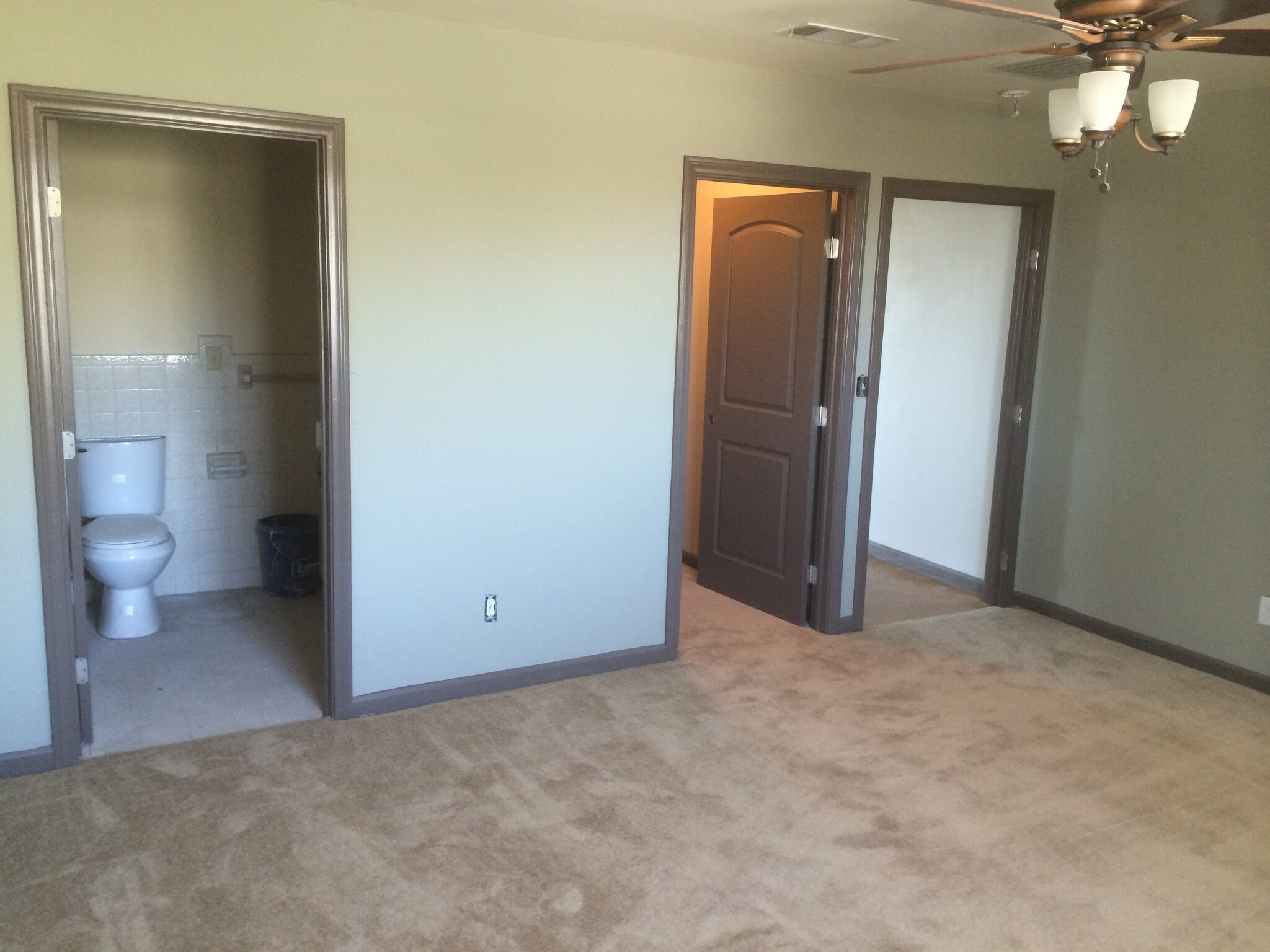 Master bath and walk in closet - 66773 San Ardo Rd