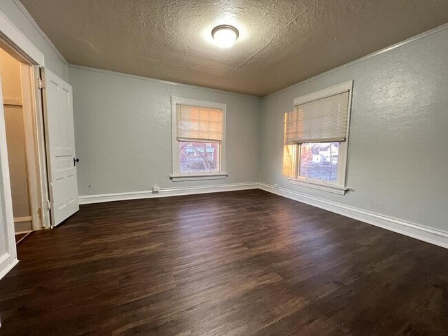 Building Photo - 1503 2nd Ave SE