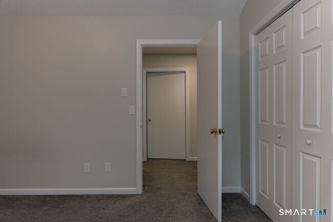 Building Photo - 465 Wolcott St