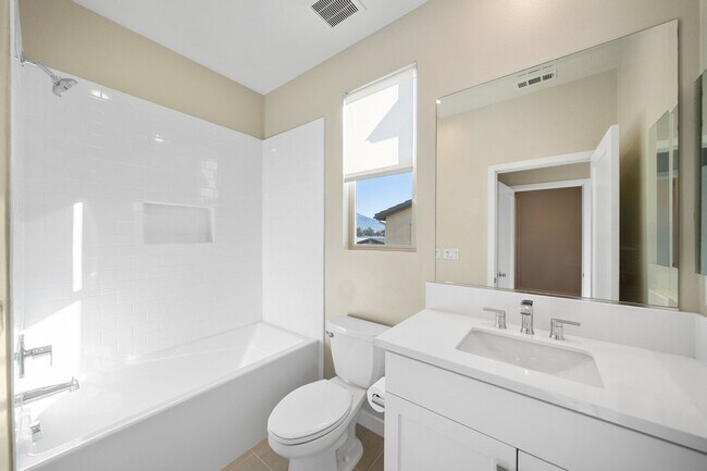 Building Photo - Split level floor plan on a gorgeously upgraded home