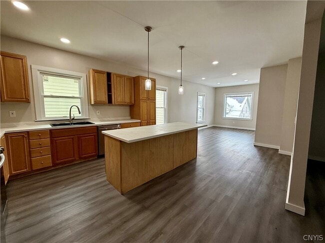 Building Photo - 125 Thomas St