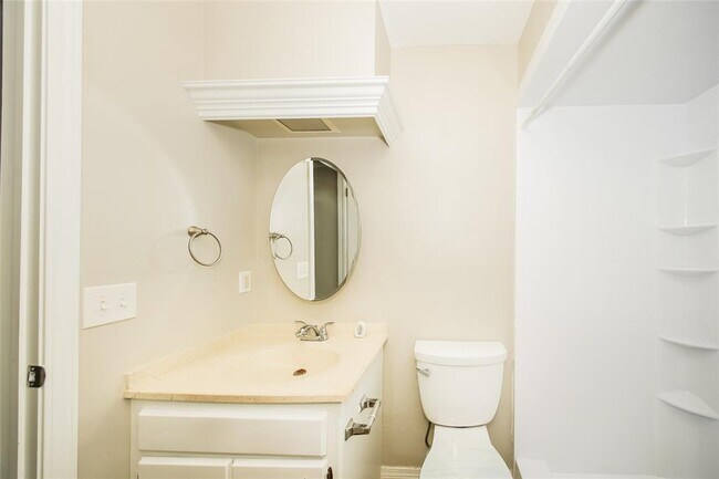 Building Photo - 9725 Pheasant Ln