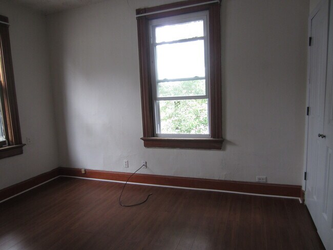 Building Photo - SOUTHVIEW