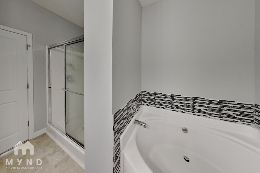 Building Photo - 808 Derby Downs Ct