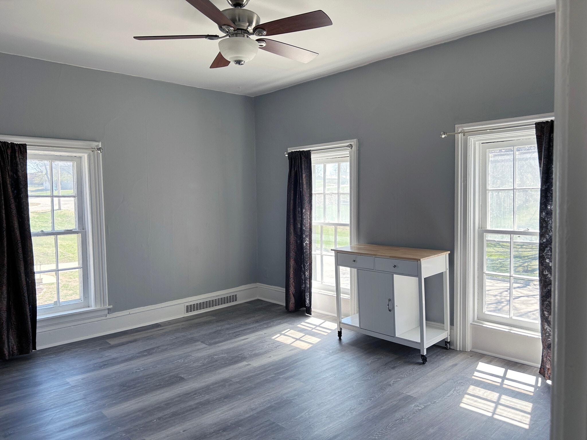 Dining Room - 412 W Call St