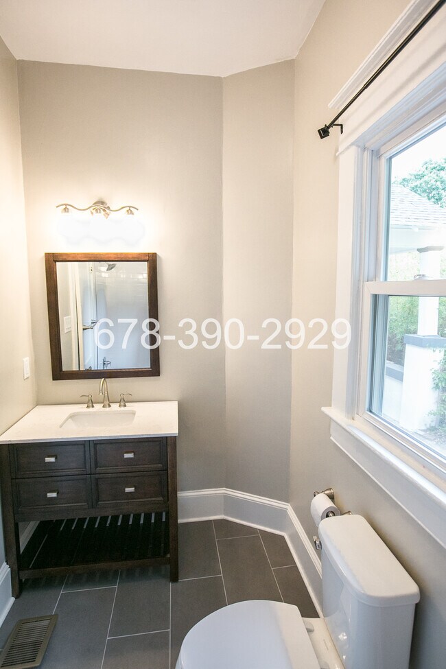 Building Photo - 656 Brookline St SW