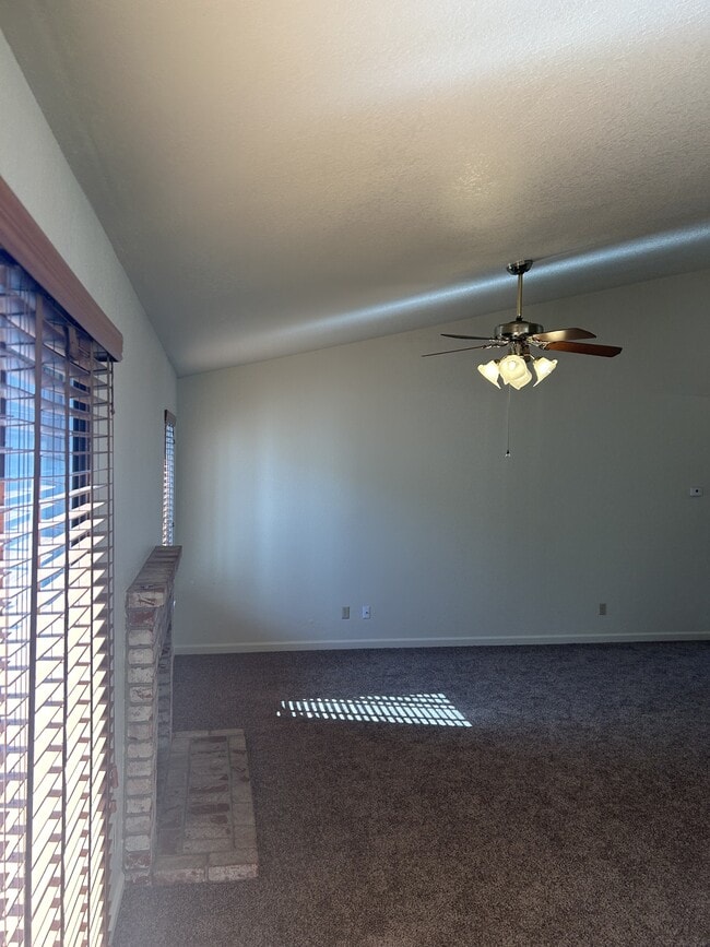 Building Photo - 2252 Southport Ln