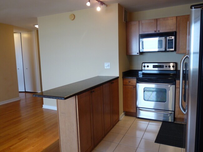 Building Photo - 655 W Irving Park Rd