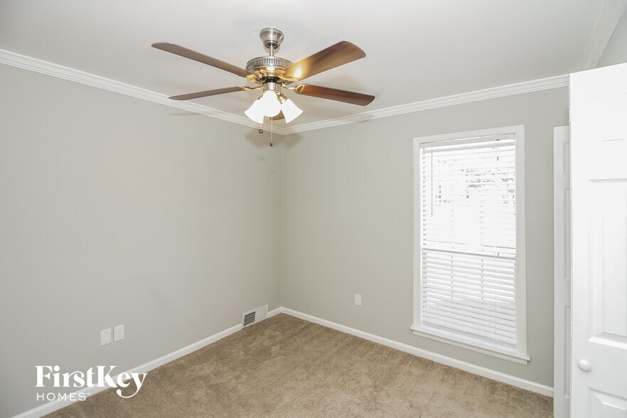 Building Photo - 7650 Charstone Dr