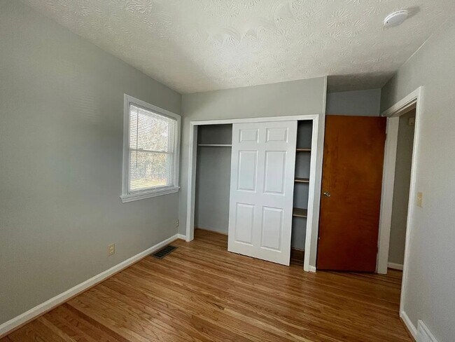 Building Photo - 1067 Long Pond Rd