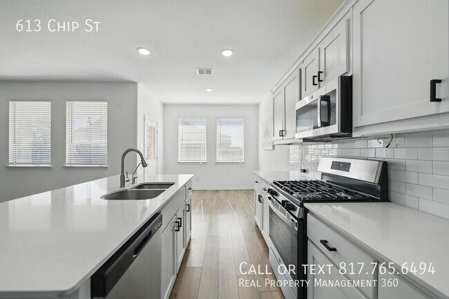 Building Photo - 613 Chip St