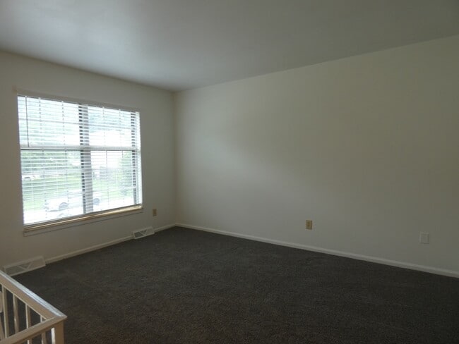 Building Photo - 5901 Creek View Dr