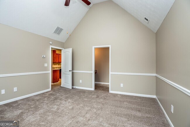 Building Photo - 6415 E Meyer Dr