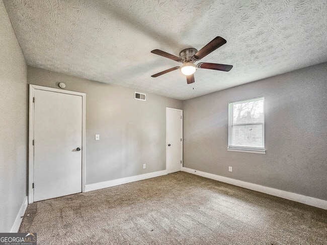 Building Photo - 3006 Stanton Rd SE