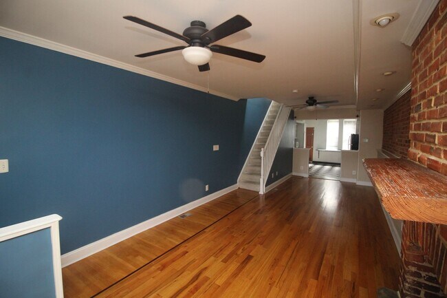Building Photo - Simply Perfect Canton 2bd/2ba Rowhome w/ Parking! Available 5/11