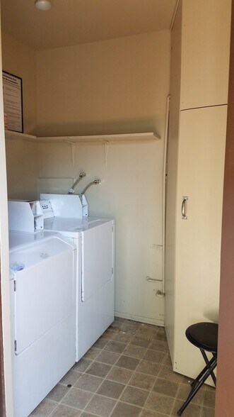 On-site Laundry - 768 Freeman Ave