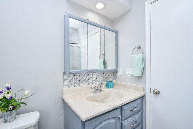 Building Photo - 11414 Chariot Dr